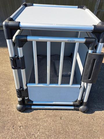 TRIXIE hondenbench/vervoersbox auto beschikbaar voor biedingen