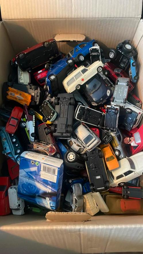 Doos vol met model auto’s, Hobby en Vrije tijd, Modelauto's | Overige schalen, Gebruikt, Ophalen