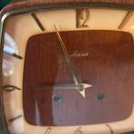 Vintage '60 Tafelklok - Werkt Perfect!, Antiek en Kunst, Antiek | Klokken, Ophalen
