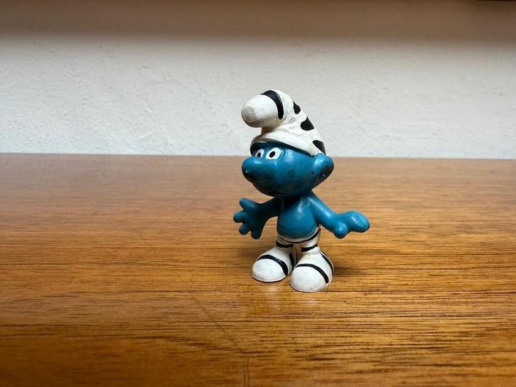 Boef / gevangene Smurf (1965), Verzamelen, Smurfen, Gebruikt, Poppetje, Figuurtje of Knuffel, Overige Smurfen, Ophalen of Verzenden