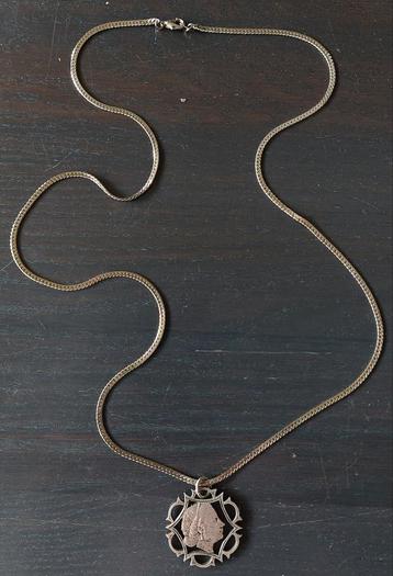 Ketting met hanger zilveren Juliana rijksdaalder  beschikbaar voor biedingen