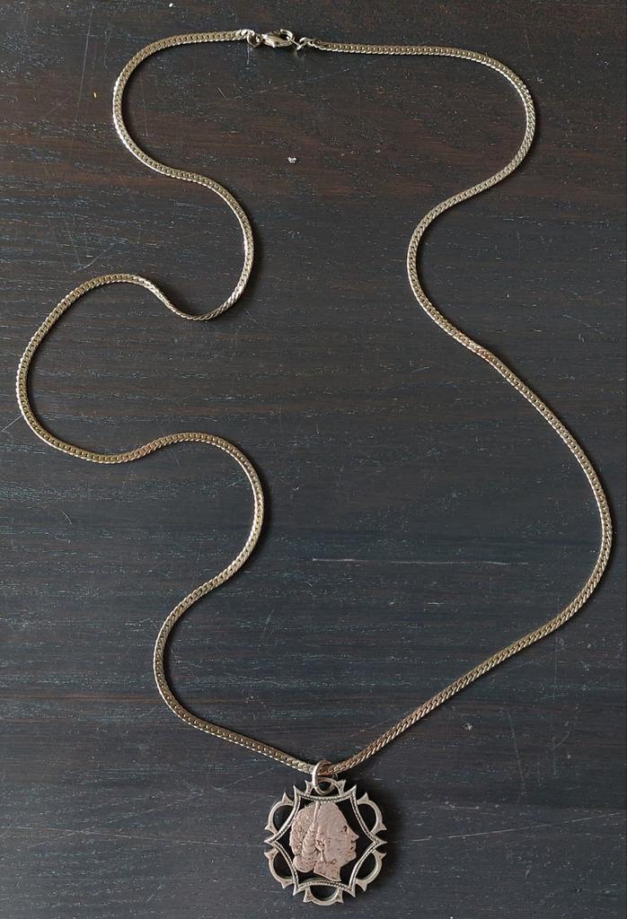 Ketting met hanger zilveren Juliana rijksdaalder, Sieraden, Tassen en Uiterlijk, Kettingen, Gebruikt, Zilver, Zilver, Met hanger