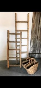Twee oud houten ladders, Huis en Inrichting, Woonaccessoires | Overige, Ophalen, Gebruikt