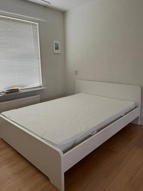 IKEA Askvoll bed met Abygda matras, Huis en Inrichting, Slaapkamer | Bedden, Zo goed als nieuw, Tweepersoons, 160 cm, 200 cm, Hout
