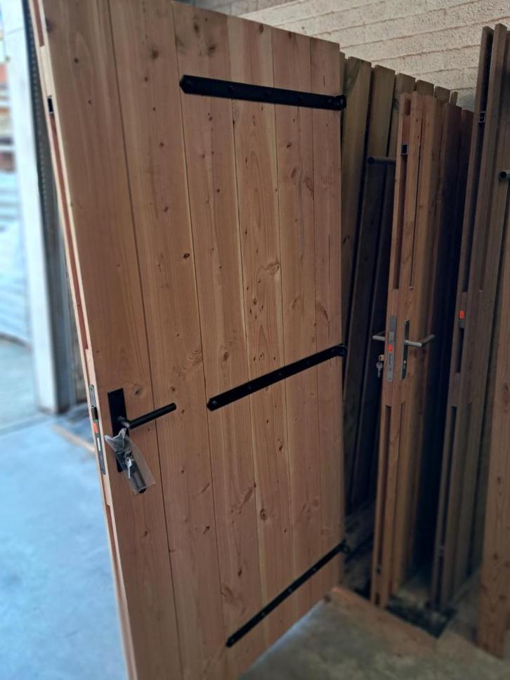 Poortdeur Douglas met stalen frame, nummer 17, Tuin en Terras, Schuttingen, Nieuw, Hout, 1 tot 2 meter, Ophalen