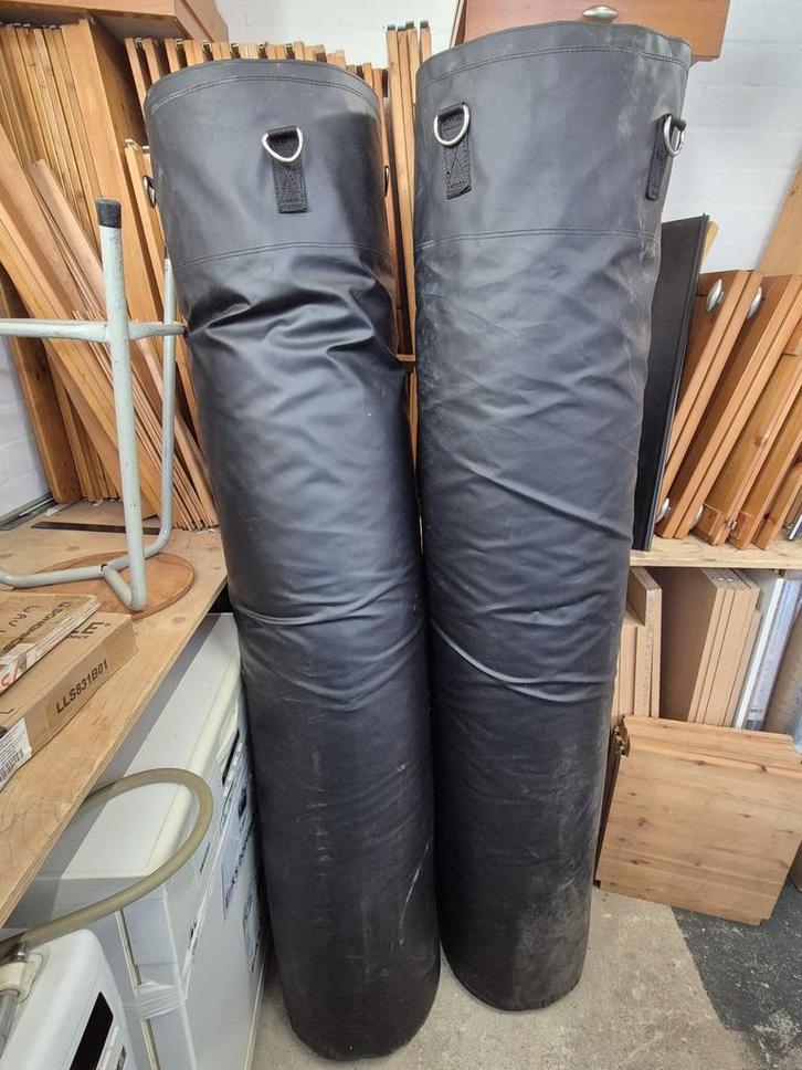 Zo goed als nieuw : Bokszakken 170cm €45 per stuk, Sport en Fitness, Boksen, Zo goed als nieuw, Bokszak, Ophalen
