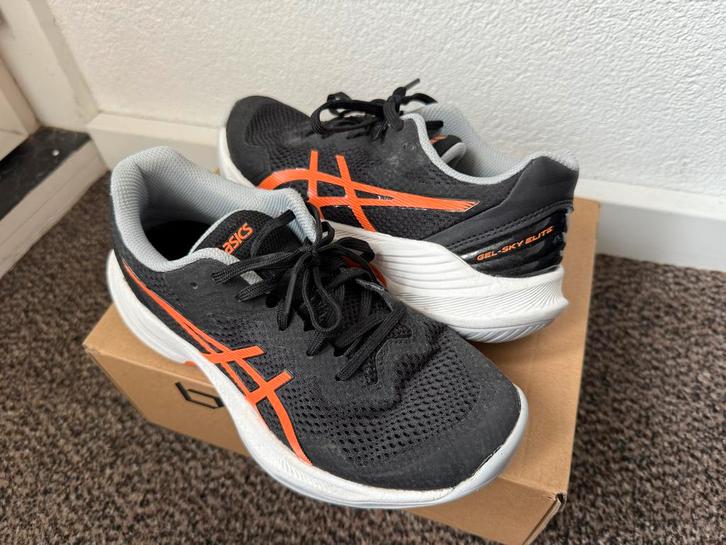 Asics Gel-Sky Elite kids korfbalschoenen mt 35,5 izgst, Sport en Fitness, Korfbal, Zo goed als nieuw, Schoenen, Ophalen of Verzenden