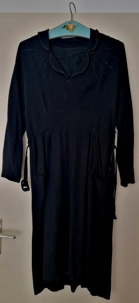 Vintage jaren 30 40 jurk maat 40 42 m, Kleding | Dames, Jurken, Zo goed als nieuw, Maat 38/40 (M), Zwart, Knielengte, Ophalen of Verzenden