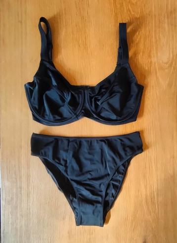 Zwarte beugel bikini van Livera maat 40 E/F beschikbaar voor biedingen