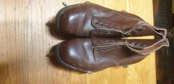 Schaatsen onderschroef met leren hoge schoenen. Gemerkt Pola beschikbaar voor biedingen