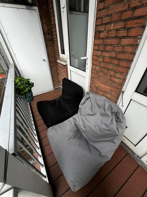 2 Zitzakken binnen/buiten, Huis en Inrichting, Zitzakken, Zo goed als nieuw, Zitzak, Zwart, Ophalen