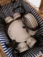 kerst ontbijtservies. kerstservies. rieten picknickmand, Diversen, Ophalen, Nieuw