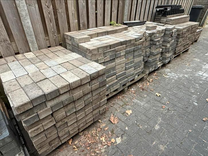 Betonklinkers 21x10x7 cm – 200-300 stuks over, Tuin en Terras, Tegels en Klinkers, Zo goed als nieuw, Klinkers, Beton, 10 m² of meer