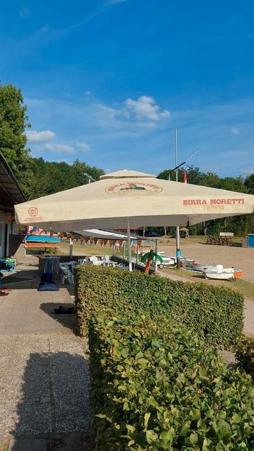 Parasol 2 stuks 4x4 meter beschikbaar voor biedingen