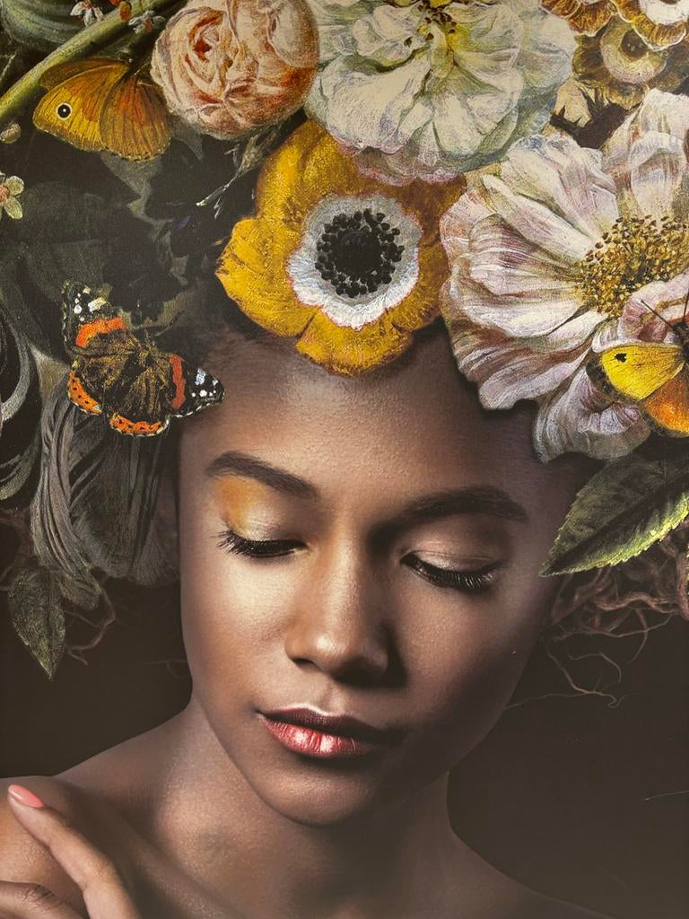 Prachtige Print van Vrouw met Bloemen ALU ART, Huis en Inrichting, Woonaccessoires | Schilderijen, Tekeningen en Foto's, Gebruikt