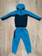 Nike Tech trainingspak blauw maat 110/116, Ophalen of Verzenden, Gebruikt, Jongen, Setje