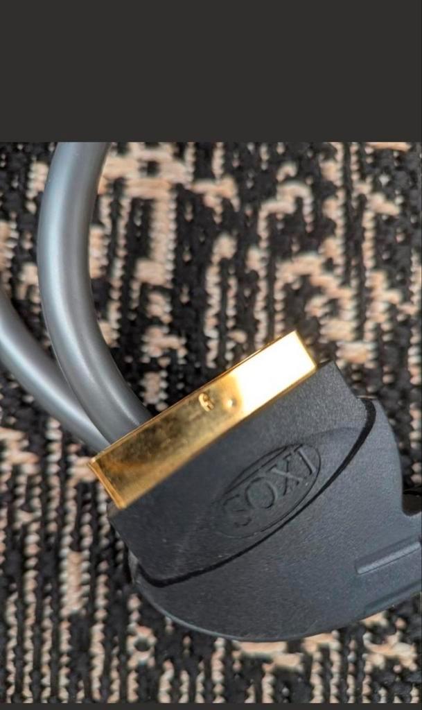 Gebruikte scart en - audio en tv kabelconnectors en andere, Audio, Tv en Foto, Opladers, Ophalen of Verzenden