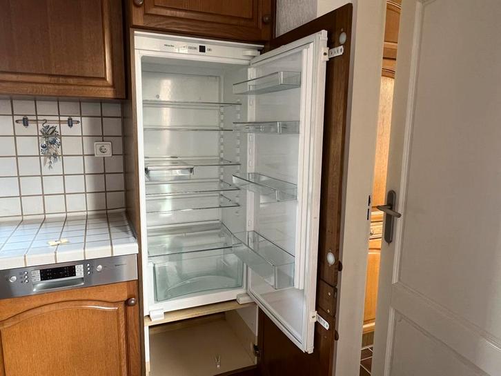 Miele Koelkast - Inbouwmodel, Witgoed en Apparatuur, Koelkasten en IJskasten, Gebruikt, Zonder vriesvak, 150 tot 200 liter, 120 tot 140 cm