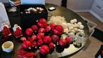 kerstballen en andere versieringen rood/zilver/wit zie foto, Diversen, Kerst, Ophalen of Verzenden, Zo goed als nieuw
