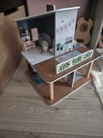 Houten poppenhuis., Verzamelen, Poppenhuizen en Toebehoren, Ophalen, Zo goed als nieuw, Poppenhuis