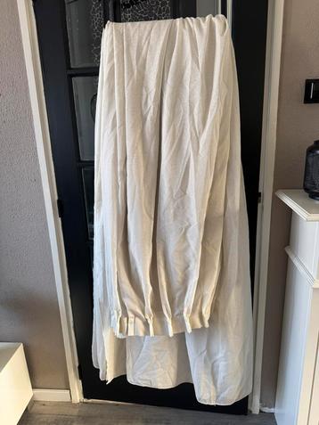 Extra brede vitrage taupe kleur beschikbaar voor biedingen
