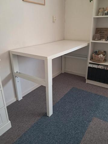 Bureau ikea wit beschikbaar voor biedingen