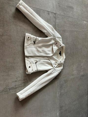 Gaaf wit bikerjasje H&M maat 34 €5 beschikbaar voor biedingen