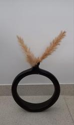 Zwarte ringvormige vaas met pluimen, Huis en Inrichting, Ophalen, Overige materialen, Zwart, Zo goed als nieuw
