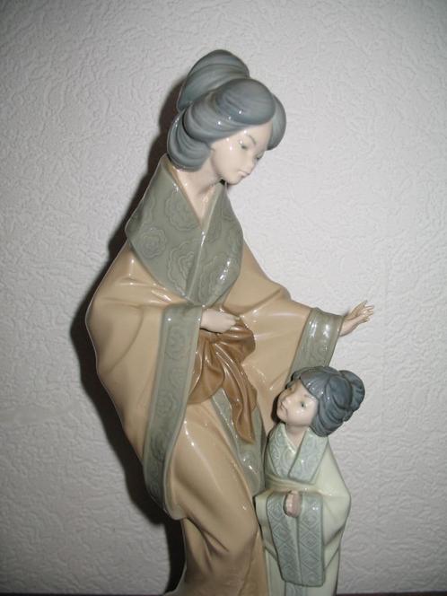 Lladro NAO Groot Sculptuur Japanse Geisha Moeder Kind Vintag, Antiek en Kunst, Antiek | Porselein, Ophalen