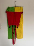 Tuinbroek rood, geel, groen maat 164, Ophalen of Verzenden, Zo goed als nieuw, Jongen of Meisje, Broek