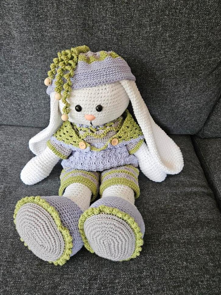 Gehaakt konijn uit de funny bunny collectie met kleding, Kinderen en Baby's, Kraamcadeaus en Geboorteborden, Nieuw, Kraamcadeau