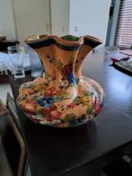 Mooie vintage vaas met bloemmotief, Antiek en Kunst, Antiek | Vazen, Ophalen of Verzenden