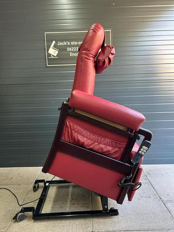 Sta op stoel merk doge beschikbaar voor biedingen