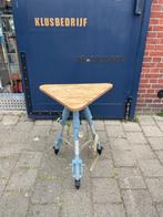 Tof bijzonder tafeltje op vintage tripod in hoogte verstelb, Ophalen
