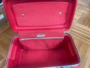 Rode Beautycase van Samsonite beschikbaar voor biedingen