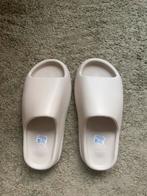 Yeezy Slide Bone, Kleding | Heren, Schoenen, Slippers, Overige kleuren, Nieuw, Ophalen of Verzenden