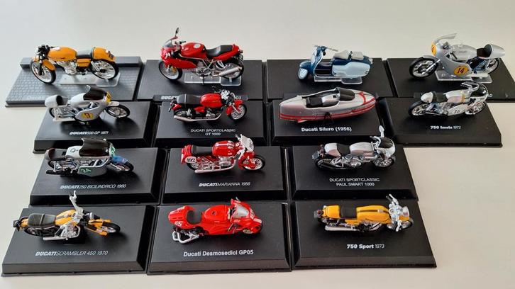 Partij Ducati modellen 14 stuks 1:24 en 1:32, Hobby en Vrije tijd, Modelauto's | 1:24, Zo goed als nieuw, Overige merken, Ophalen of Verzenden