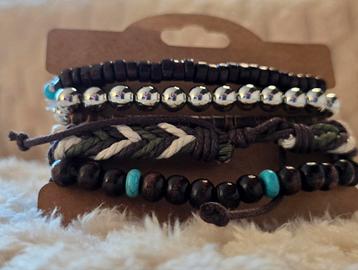 Set van 5 Houten Armbanden – beschikbaar voor biedingen