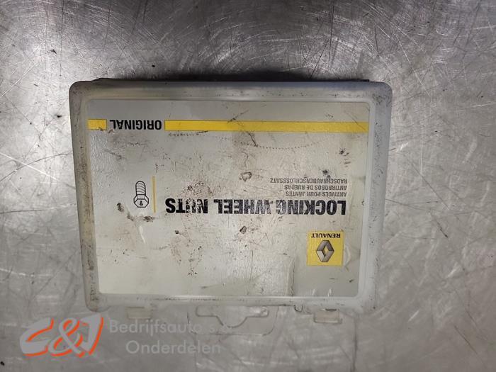 Wielslot Set van een Renault Trafic, Auto-onderdelen, Overige Auto-onderdelen, Renault, Gebruikt, 3 maanden garantie, Ophalen of Verzenden