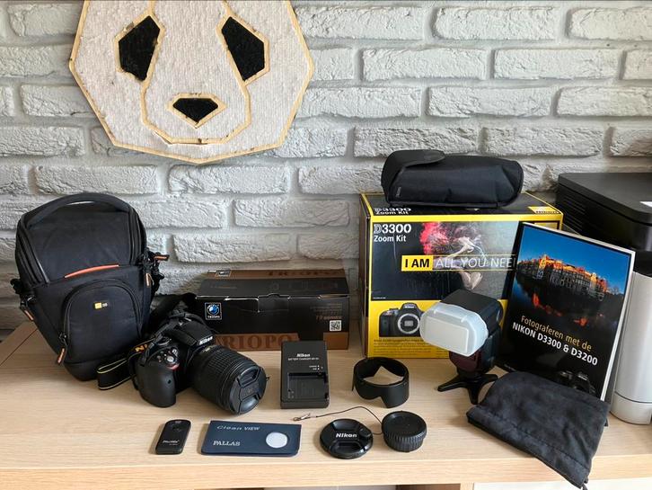 Nikon D3300 + 18-105mm VC + Flitser + Tas + Boek, Audio, Tv en Foto, Fotocamera's Digitaal, Zo goed als nieuw, Nikon, Ophalen of Verzenden