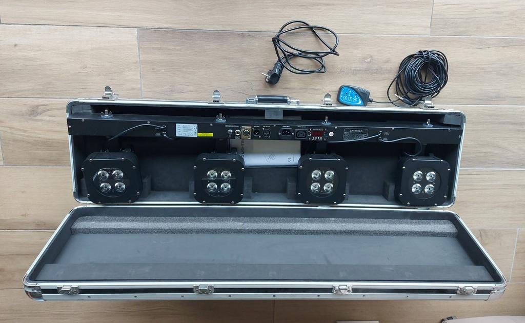 Jb 4 tc par bar + jv flightcase + dmx handcontroller, Ophalen, Zo goed als nieuw, Licht