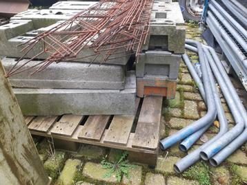 Gebruikte betonnen blokken voor bouwhekken
