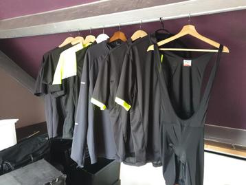 Grote Maten Fietskleding (XXL, 3XL, 4XL en 5XL) beschikbaar voor biedingen