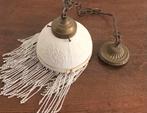Vintage hanglampje met kraaltjes en bisque bewerkt kapje, Antiek en Kunst, Ophalen