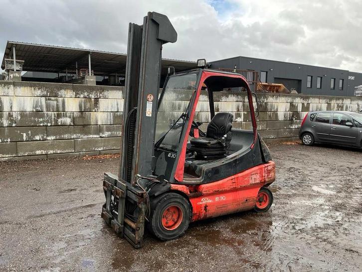2000 Linde E30-02 Vorkheftruck defect, Zakelijke goederen, Machines en Bouw | Heftrucks en Intern transport, Heftruck, Overige aandrijving