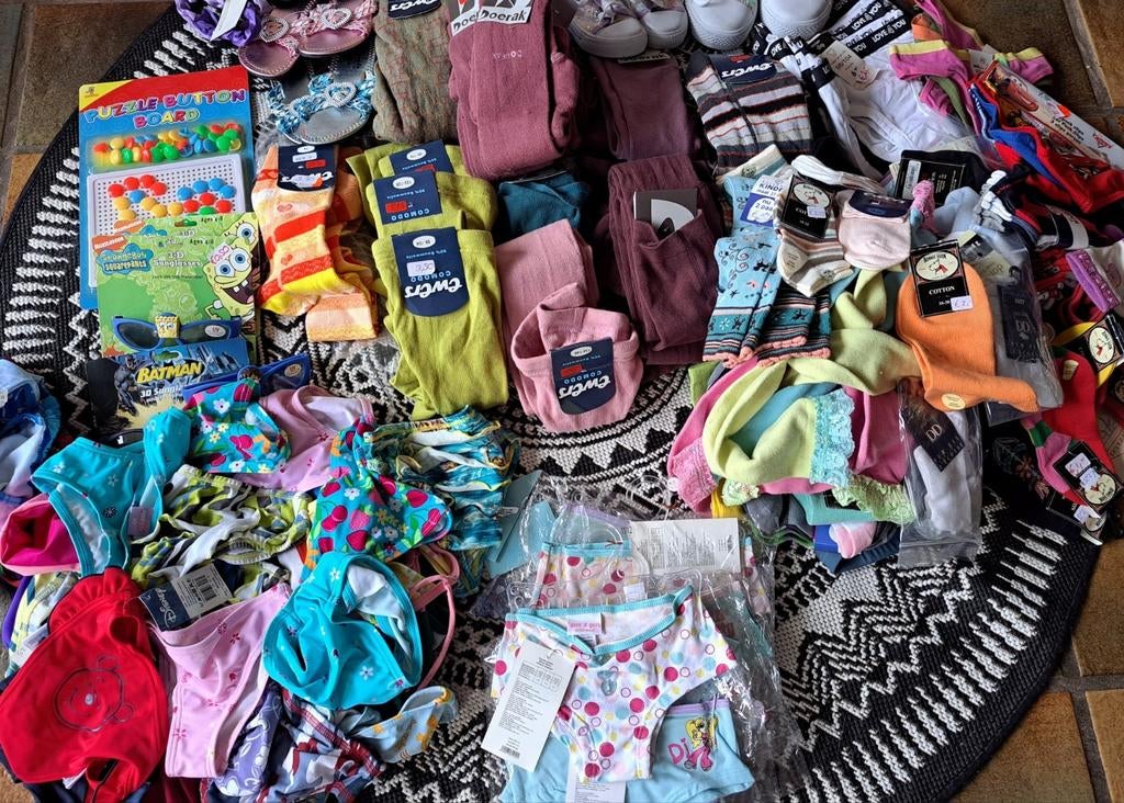 Partij 165 st. Kinder ondergoed, bad- en beenmode. NIEUW!!!, Kinderen en Baby's, Kinderkleding | Overige, Nieuw, Jongen of Meisje