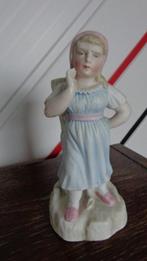 Antiek beeldje Meisje met grote korf, Antiek en Kunst, Curiosa en Brocante, Ophalen