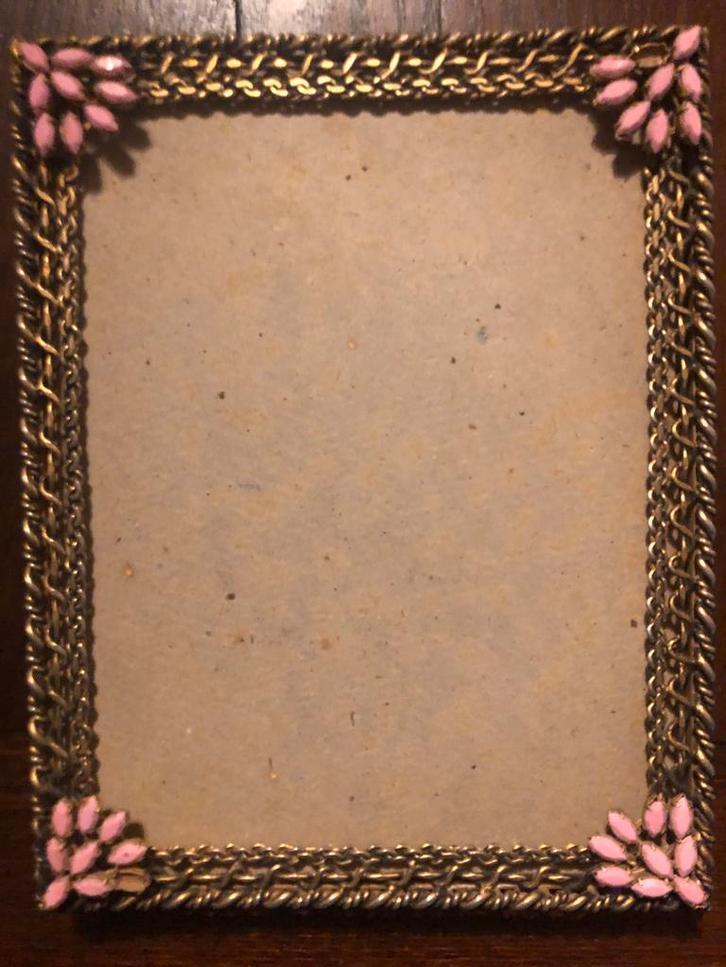 Vintage Gouden Fotolijst met Roze Accenten, Huis en Inrichting, Woonaccessoires | Lijsten, Gebruikt, Minder dan 50 cm, Metaal of Aluminium