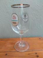 Oud pils glas met logos Krombacher en RIU Hotels., Verzamelen, Biermerken, Ophalen of Verzenden, Zo goed als nieuw, Glas of Glazen