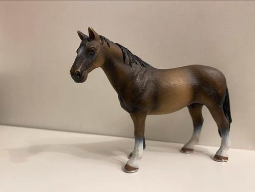 Schleich Hannoveraan hengst 13649, Verzamelen, Dierenverzamelingen, Zo goed als nieuw, Beeldje of Figuurtje, Paard, Ophalen of Verzenden